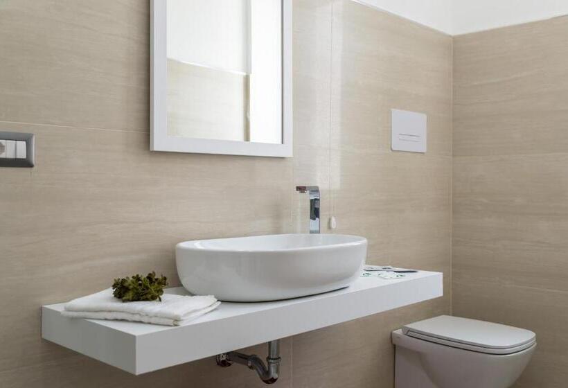 标准三人间, B & B Venere