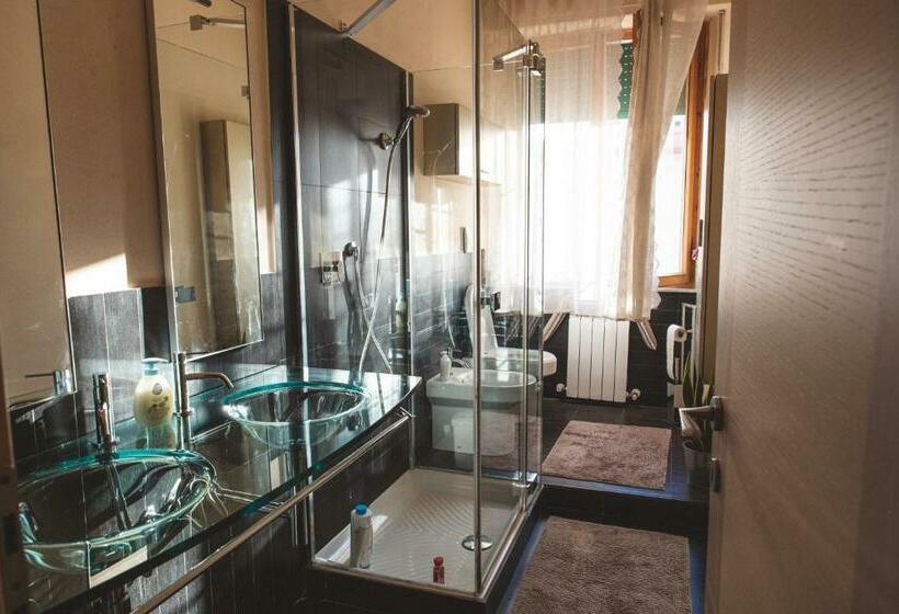اتاق استاندارد با سرویس بهداشتی مشترک, Accogliente Casa Livorno