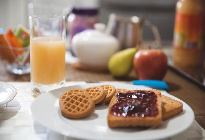 اتاق استاندارد سه تخته با بالکن, Accogliente Casa Livorno