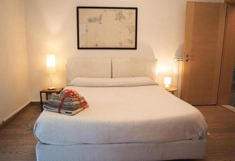 اتاق استاندارد سه تخته با بالکن, Accogliente Casa Livorno