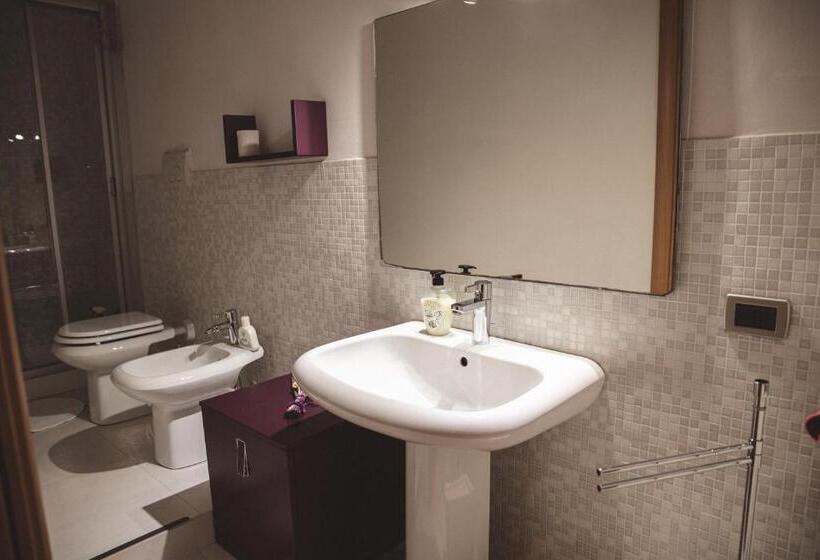 اتاق استاندارد سه تخته با بالکن, Accogliente Casa Livorno