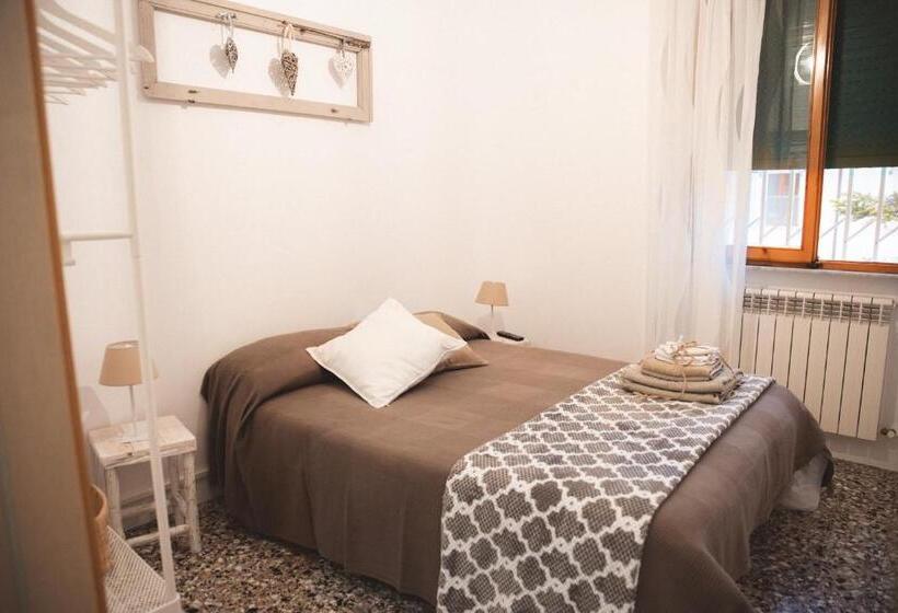 اتاق استاندارد با سرویس بهداشتی مشترک, Accogliente Casa Livorno