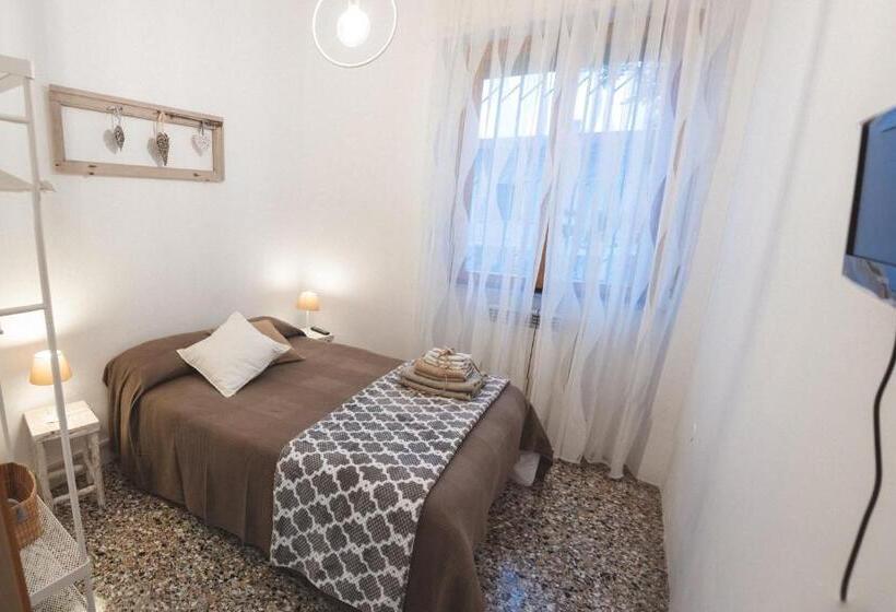 اتاق استاندارد با سرویس بهداشتی مشترک, Accogliente Casa Livorno