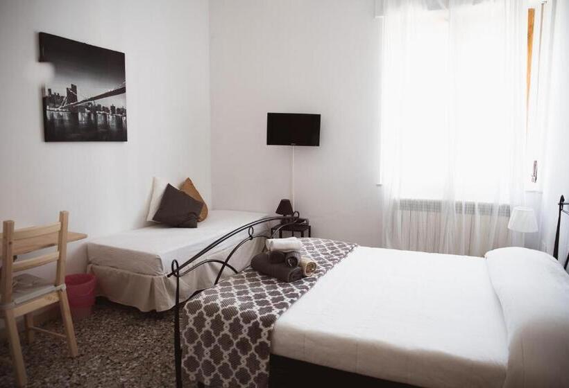 اتاق استاندارد با سرویس بهداشتی مشترک, Accogliente Casa Livorno