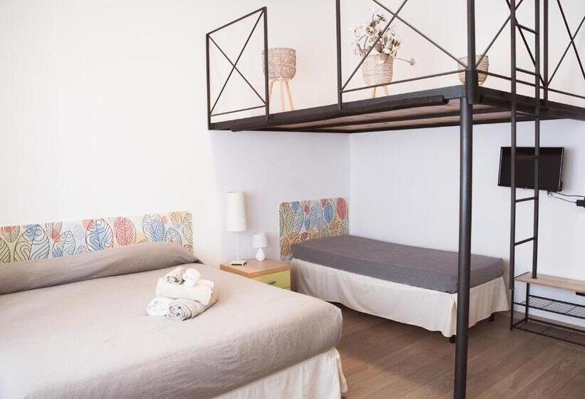 اتاق استاندارد چهارنفره با سرویس بهداشتی مشترک, Accogliente Casa Livorno