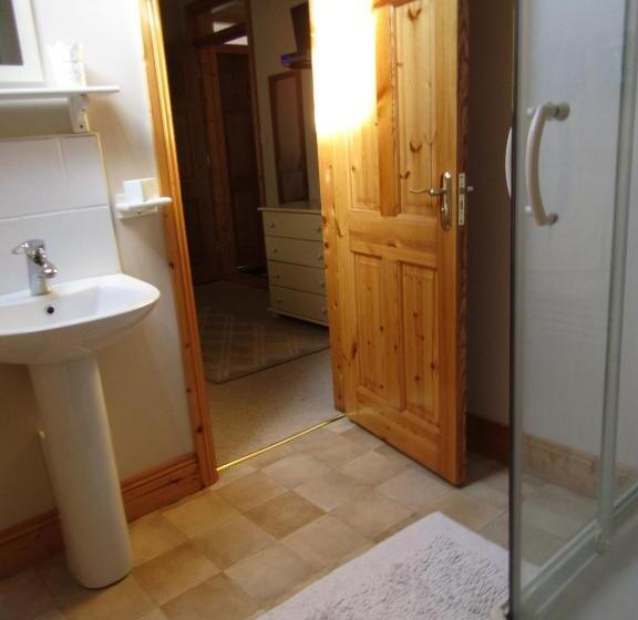 اتاق اکونومی, Kate S Rest