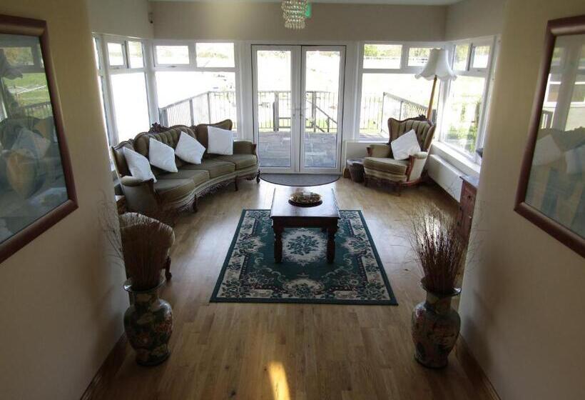 اتاق اکونومی, Kate S Rest