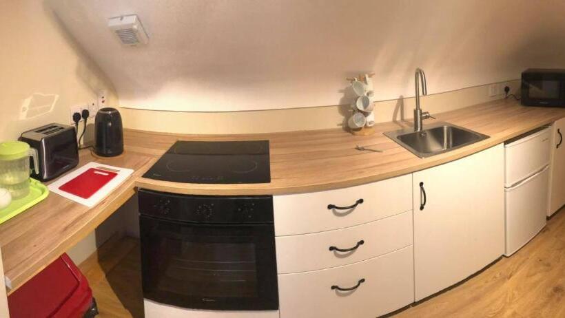 اتاق استاندارد چهار تخته, Kate S Rest