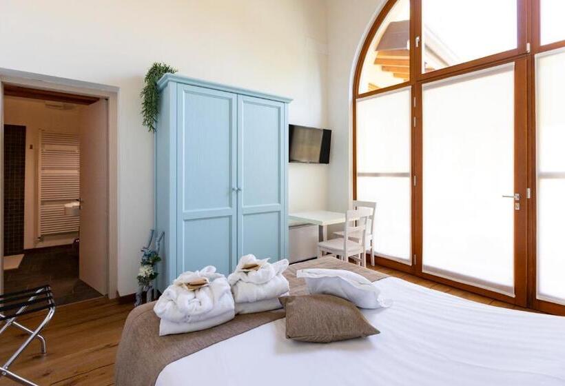 Номер Стандарт, Portami In Collina