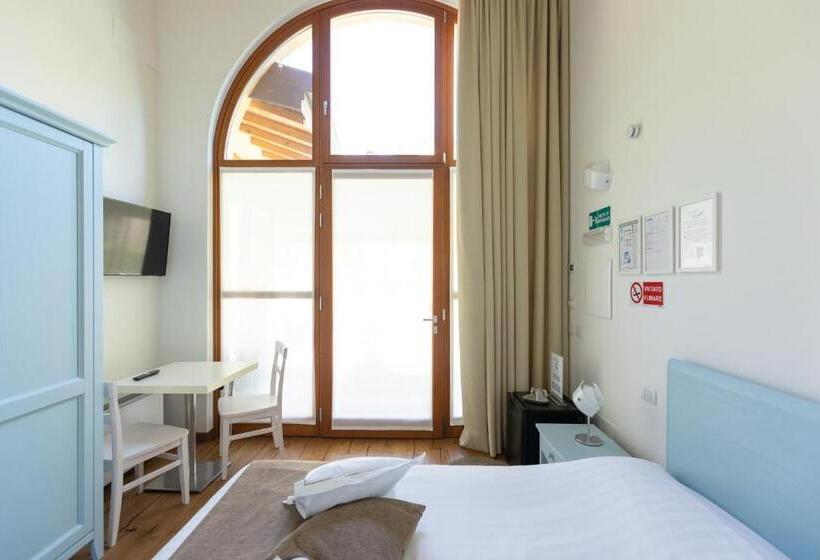 Номер Стандарт, Portami In Collina