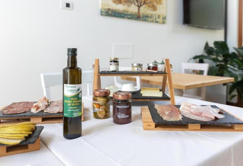 Номер Deluxe Кровать Кинг, Portami In Collina