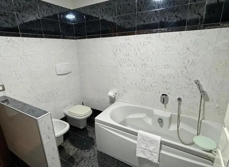اتاق استاندارد با سرویس بهداشتی مشترک, Alloggio In Centro Città Con Parcheggio Privato E Wifi