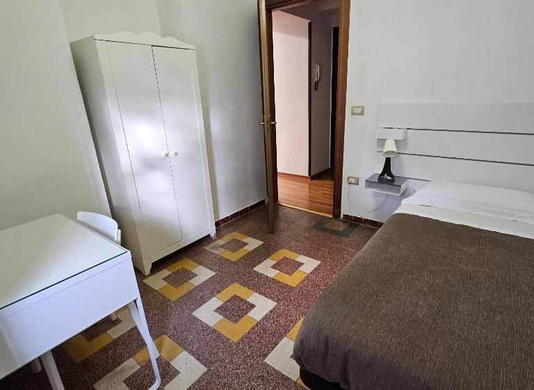 آپارتمان 2 خوابه, Alloggio In Centro Città Con Parcheggio Privato E Wifi