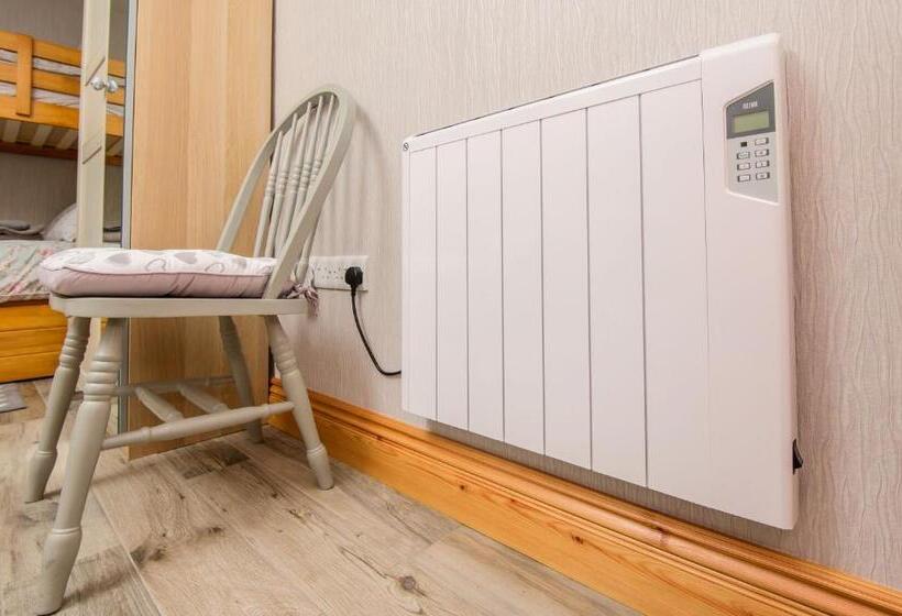 舒适三人间, Annslea