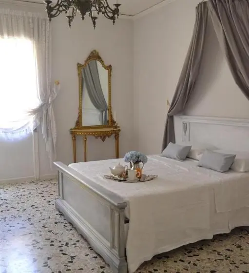 اتاق پریمیوم چهارنفره, Le Rève Apartment