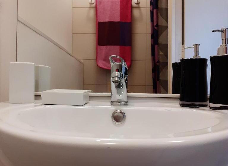 סוויטה משפחתית, Maison De La Loue