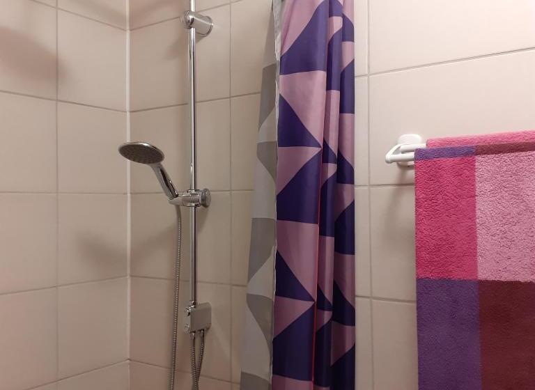 جناح عائلي, Maison De La Loue