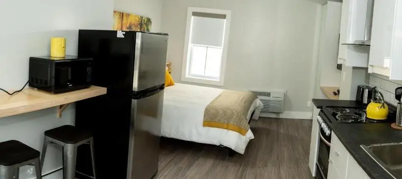 スタンダードスタジオ, Morel Executive Suites