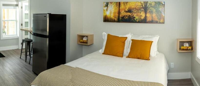 スタンダードスタジオ, Morel Executive Suites