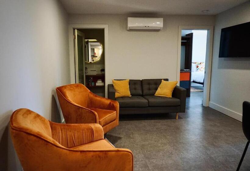 Suíte Executivo, Morel Executive Suites