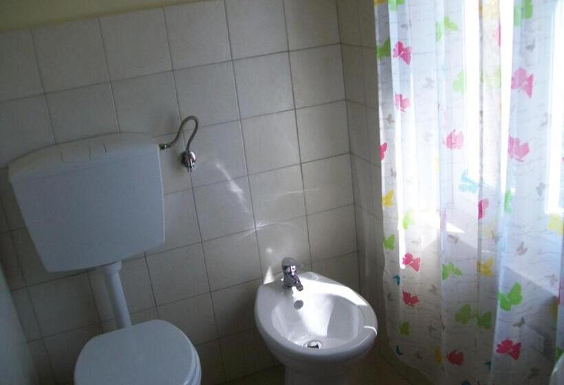 带大床的标准间, Affittacamere Il Girasole