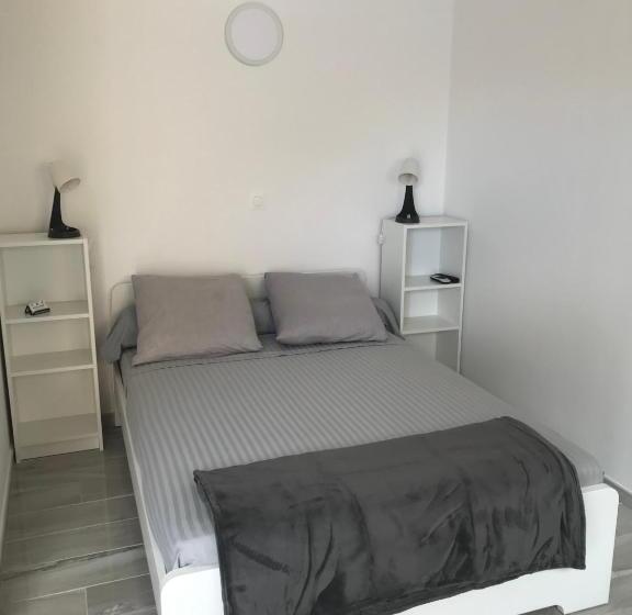 スタンダードスタジオ, Beach House