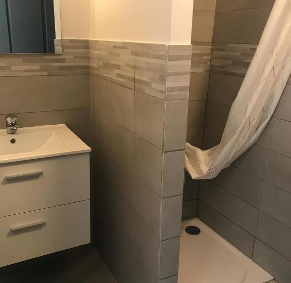 スタンダードスタジオ, Beach House