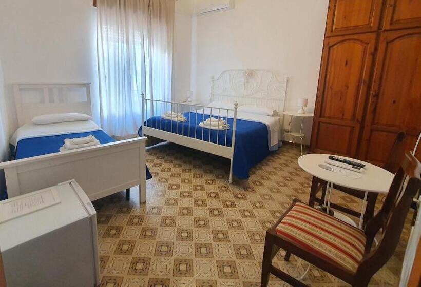 اتاق استاندارد سه نفره, Il Molo Camere Per Vacanze