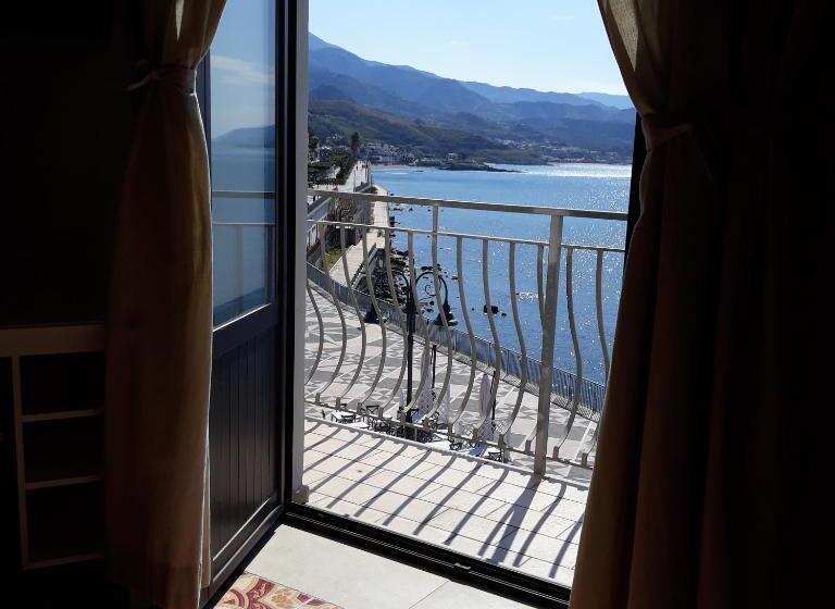 Triple Room Sea View, Il Molo Camere Per Vacanze