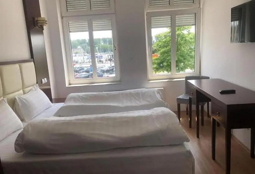 اتاق استاندارد با چشم‌انداز رودخانه, Ostsee Hotel Travemünde