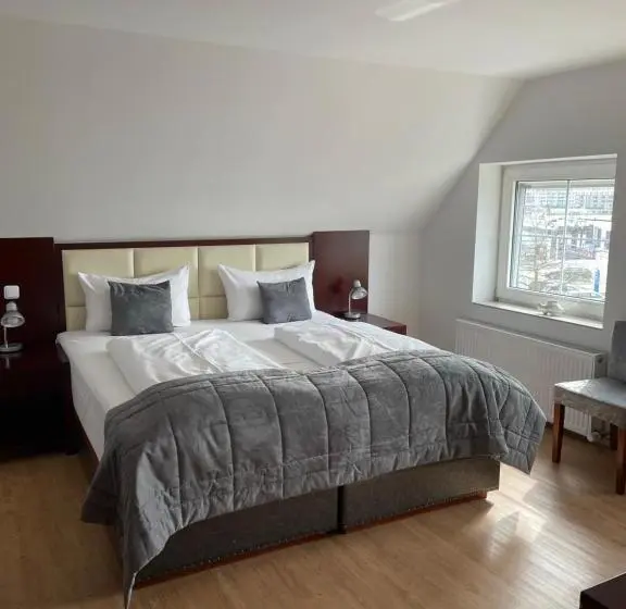 اتاق استاندارد با چشم‌انداز رودخانه, Ostsee Hotel Travemünde
