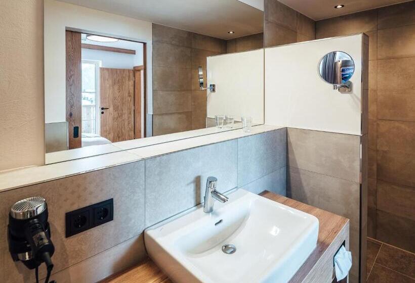 آپارتمان 2 خوابه, Alpenheimat Laurschhof