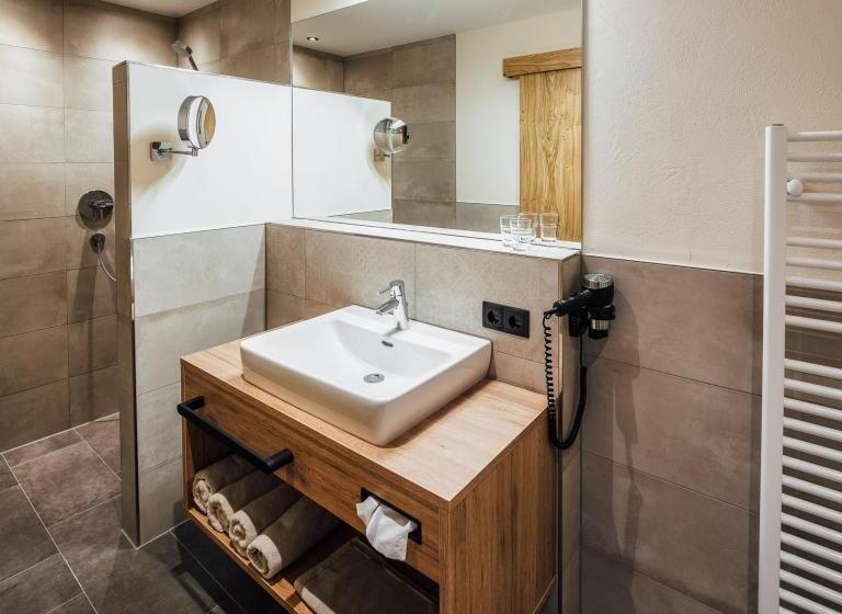 آپارتمان 2 خوابه, Alpenheimat Laurschhof