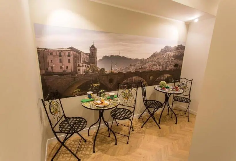 اتاق لوکس با بالکن, Le Affacciate Bruzie Home Guest House