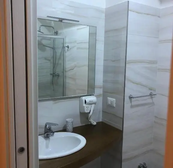 سوییت جونیور با بالکن, Le Affacciate Bruzie Home Guest House
