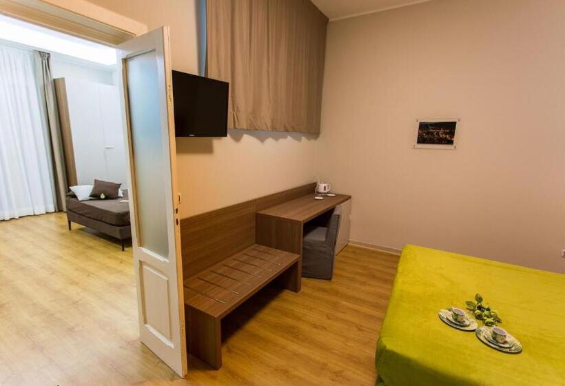 سوئیت جونیور خانوادگی, Le Affacciate Bruzie Home Guest House