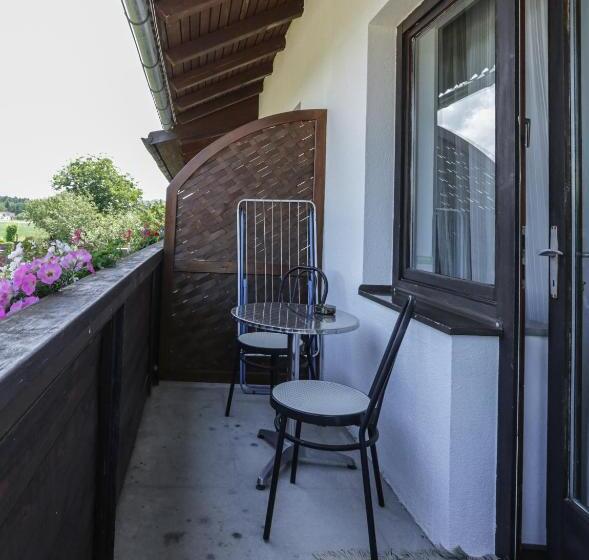 이코노미 룸, Pension Villa Louise