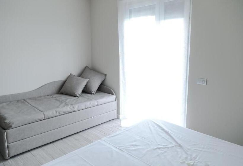 Superior room with lake view, Menta E Rosmarino Rooms