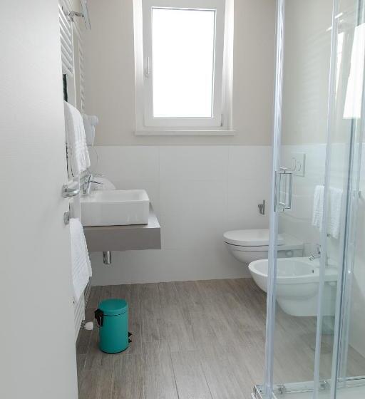 Superior room with lake view, Menta E Rosmarino Rooms