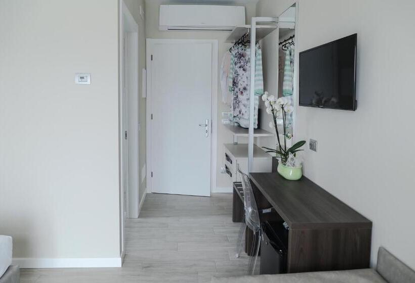 Superior room with lake view, Menta E Rosmarino Rooms