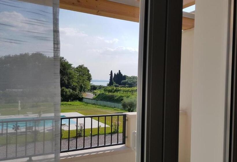 Superior room with lake view, Menta E Rosmarino Rooms