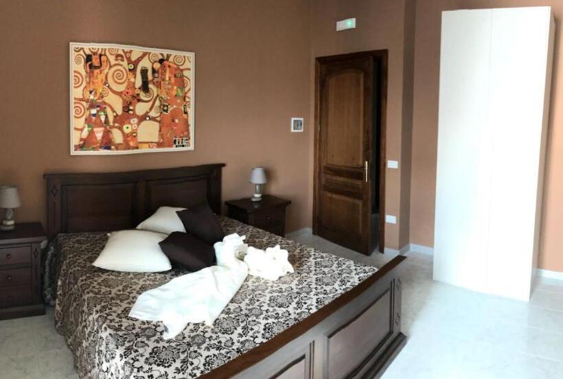 Habitació Triple Estàndard amb Balcó, Kalantha