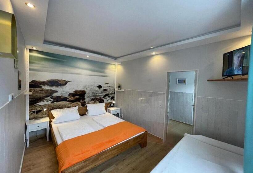 اتاق راحتی سه تخته, Kenny & Henry