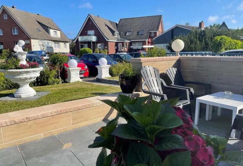 اتاق راحتی سه تخته, Kenny & Henry