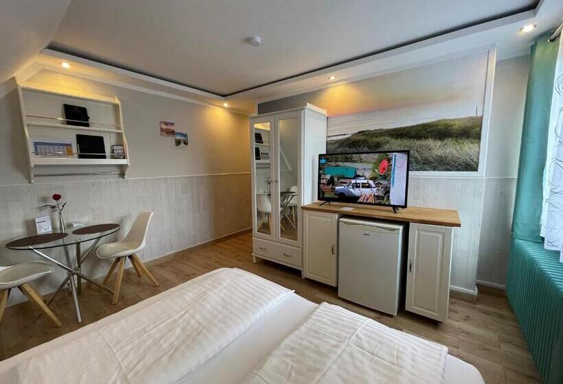 اتاق راحتی, Kenny & Henry