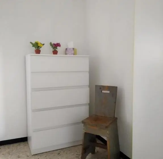 اتاق لوکس, Il Martello