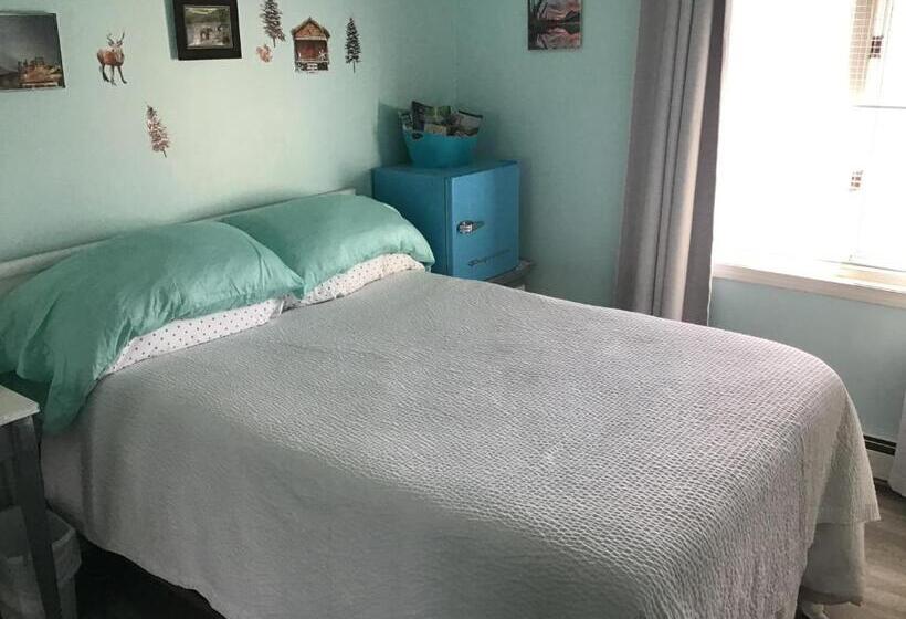 חדר אקונומי יחיד, Brennan S B&b