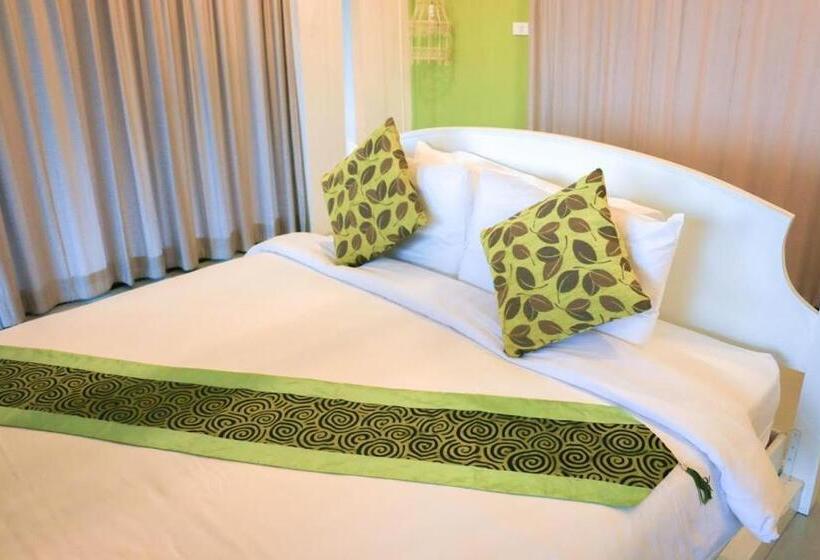 بانگلوی استاندارد, Chez Piera Resort