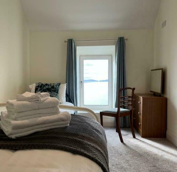 غرفة قياسية مطلّة علي البحر, Old Irish Farmhouse