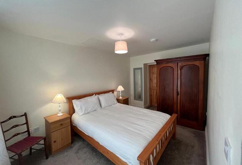 غرفة قياسية سرير كينج, Old Irish Farmhouse